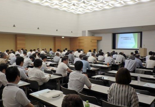 【写真】講演会の様子