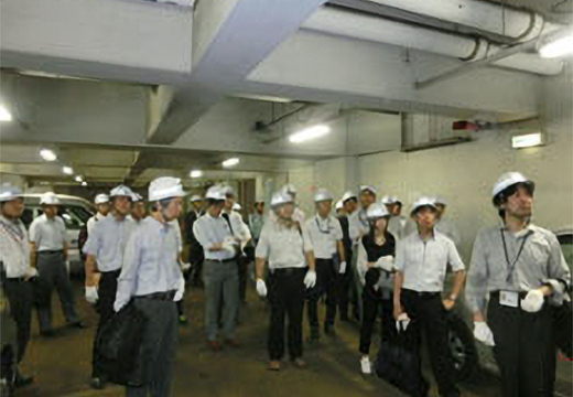 【写真】 「とう道」入口にて