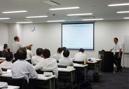 【写真】勉強会の演様