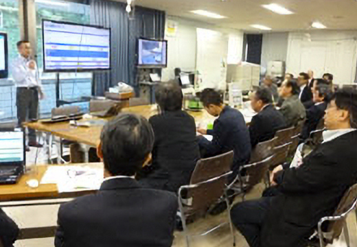 【写真】 視察の様子