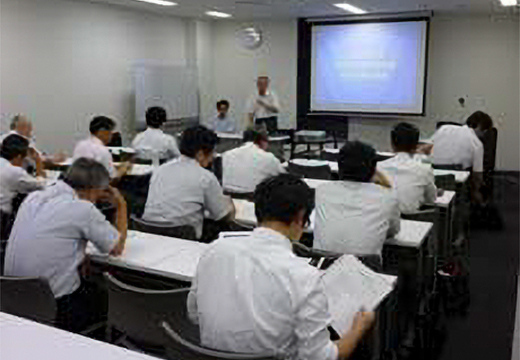 【写真】勉強会の演様
