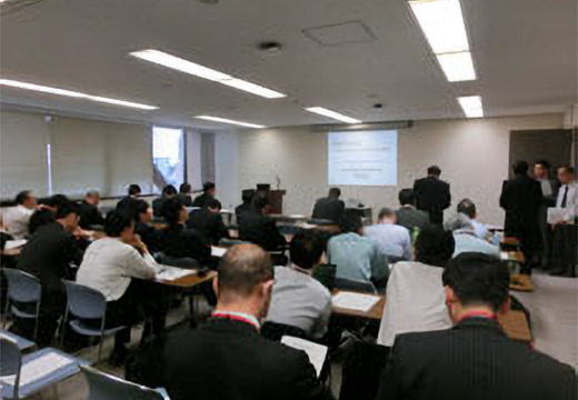 【写真】 講演会の様子