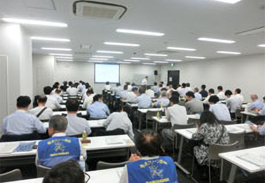 【写真】 講演会の様子