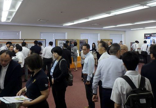 【写真】 機器展示会の模様